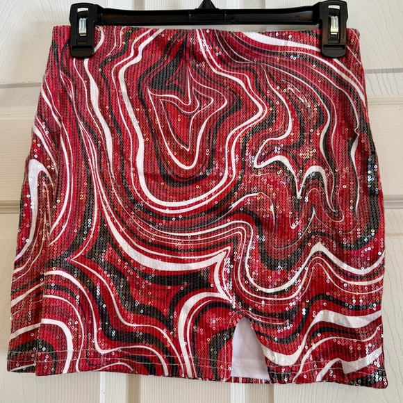 rue21 Red & Black Sequin Marble Swirl Mini Skirt - Size Medium - Picture 2 of 8
